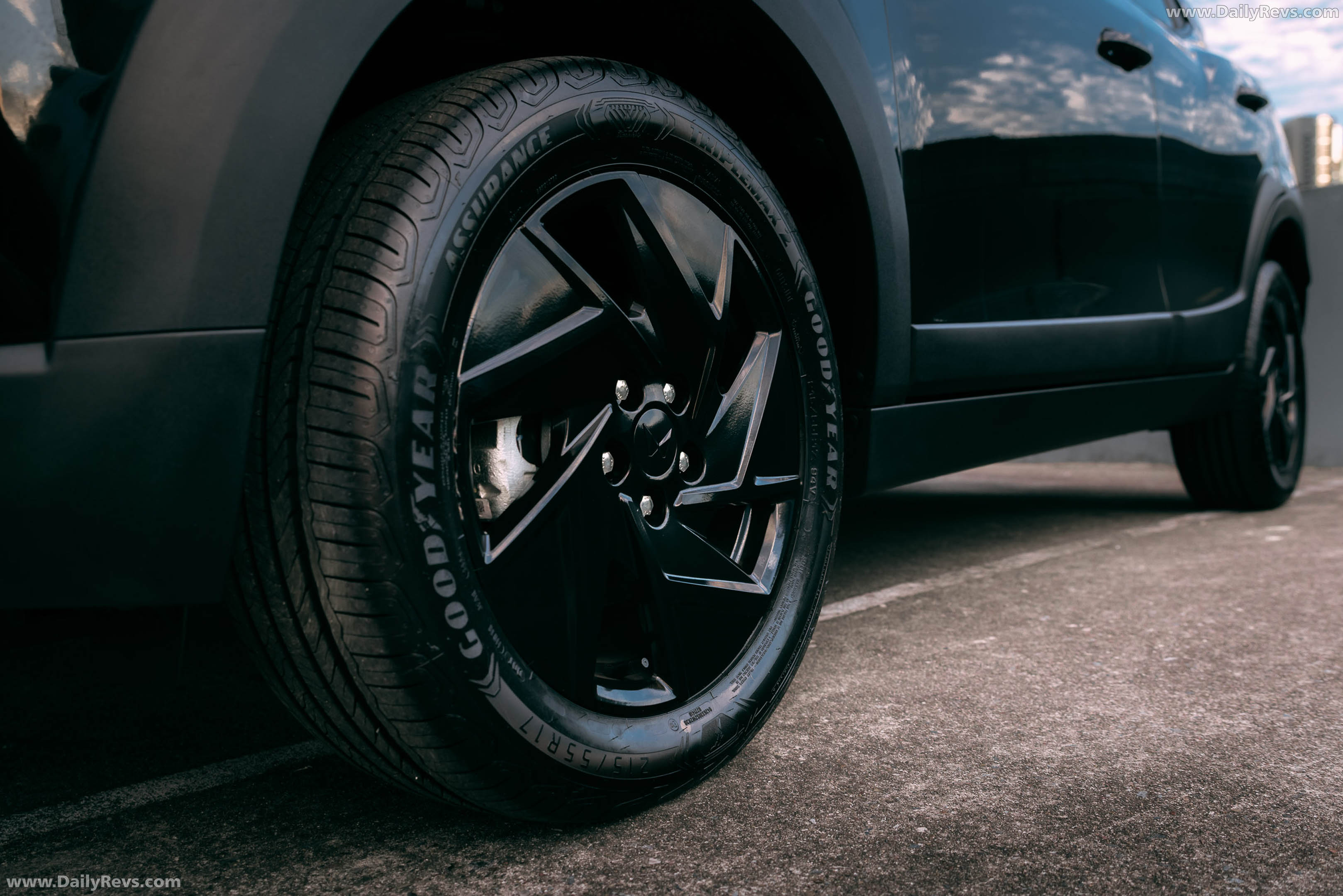 2026 Mahindra Motors XUV 3XO Black Anniversary Edition Exterior